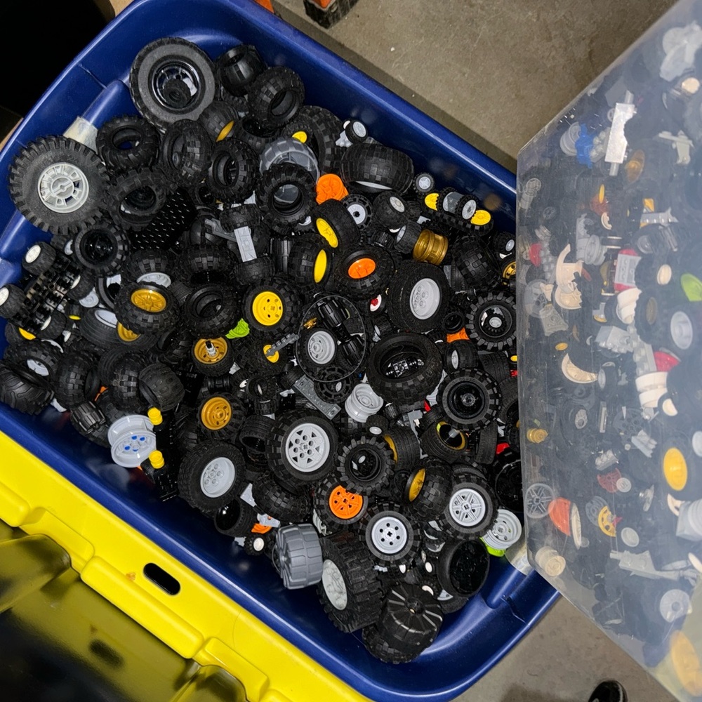 4.5 LBS - Genuine Lego Car Vehicle Truck Wheel/Rims/Tire/Treads Random Bulk LOT - Picture 5 of 5